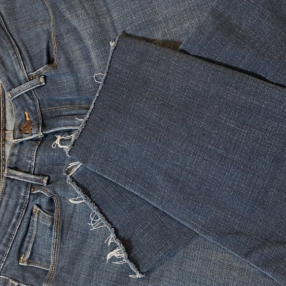 Levi's Shelf Cut Jeans - Picture 3 of 9